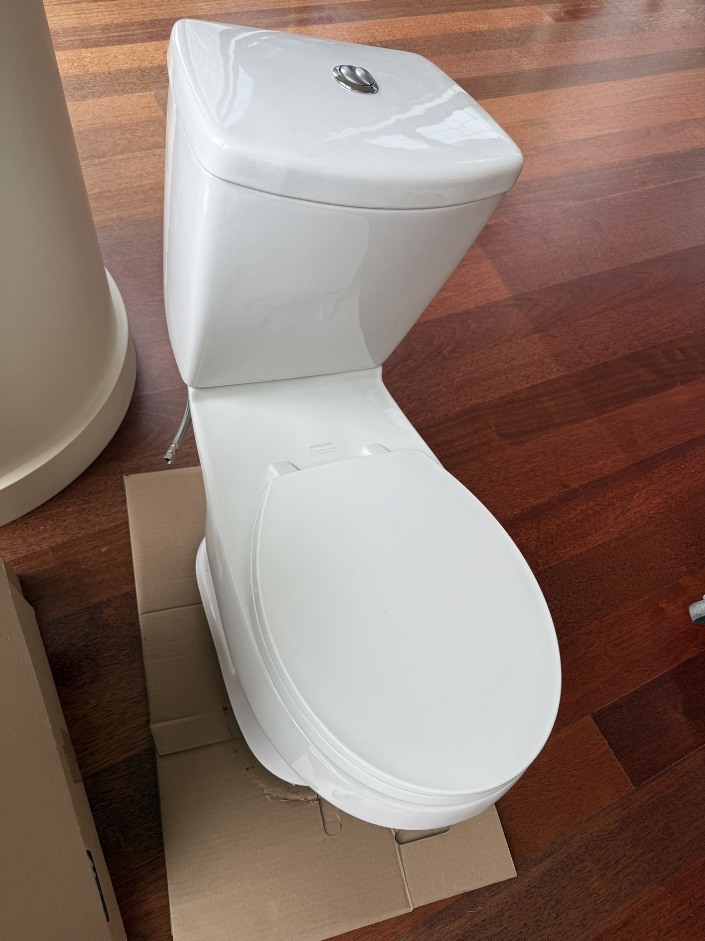 FREE: Clean And Functional Toilet