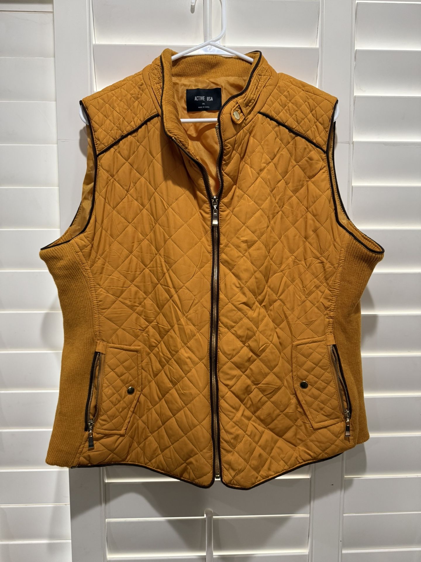 Woman’s Vest size 2XL only $5