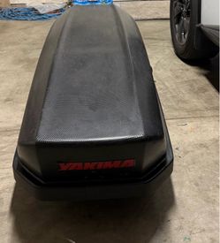 Yakima roof box