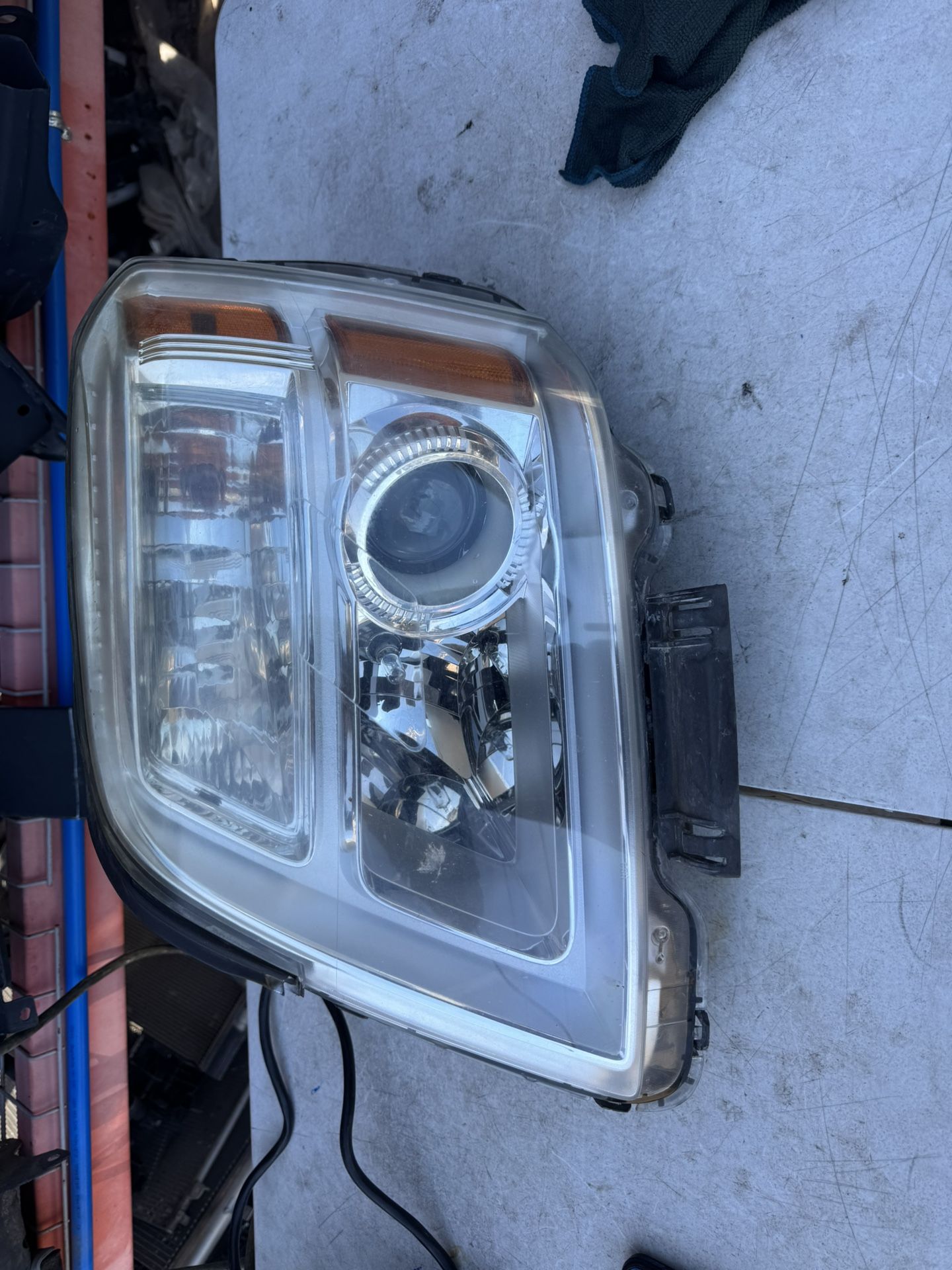 Gmc Terrain Left Headlight Oem