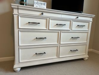 Bedroom Ensemble-king size