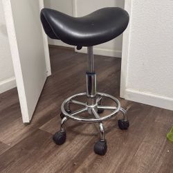 barber stool/ spinning chair 