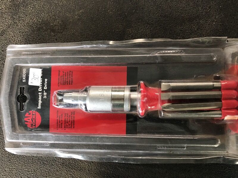 Mac tools impact driver set
