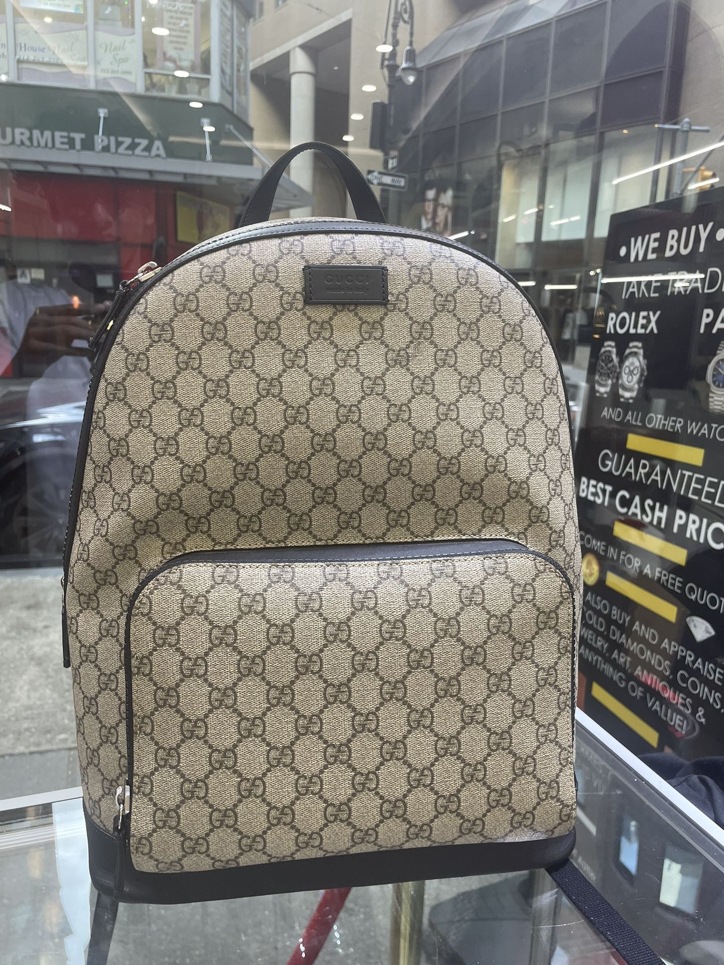 GUCCI GG Supreme Medium Backpack