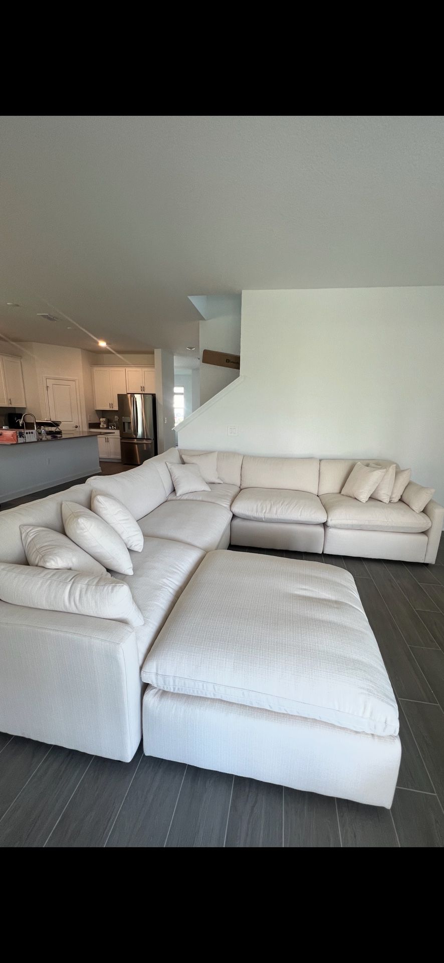 MODERN SOFA + OTTO MAN 6 pieces sectional ORLANDO FL