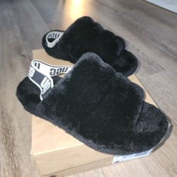 Used UGG WOMEN'S FLUFF BLACK WHITE SLIPPER SANDALS SZ 7