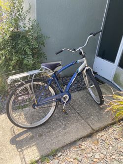 26” hybrid bike. Works good