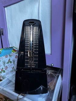 Black Piano Metronome
