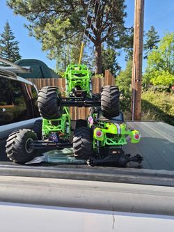 3 Axial SMT Grave Diggers