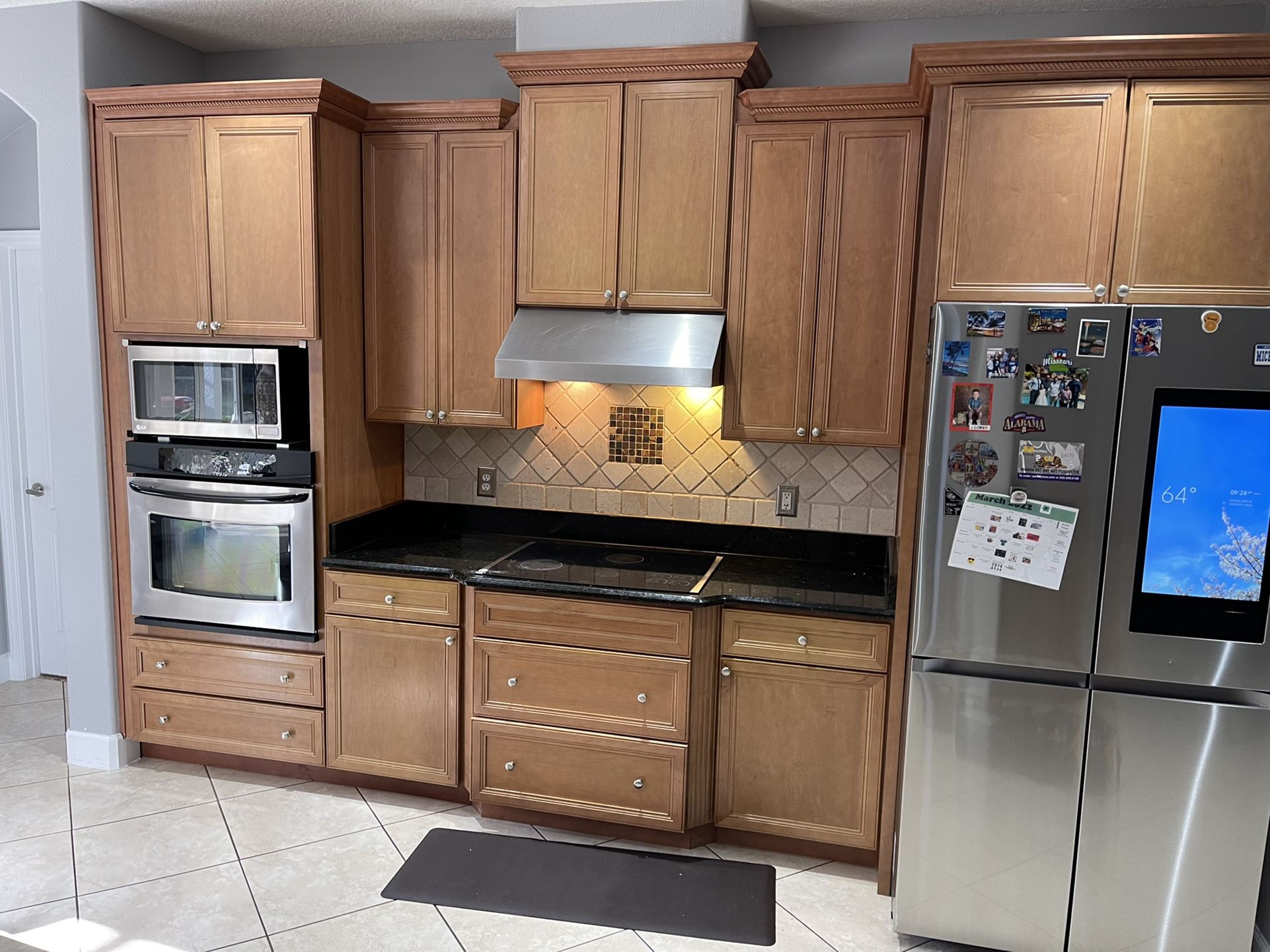 KITCHEN CABINETS ( Used )