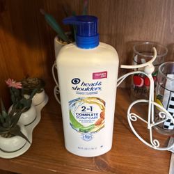 2-in-1 Head And Shoulders Complete Scalp Care, 40 Ounce New Unopened