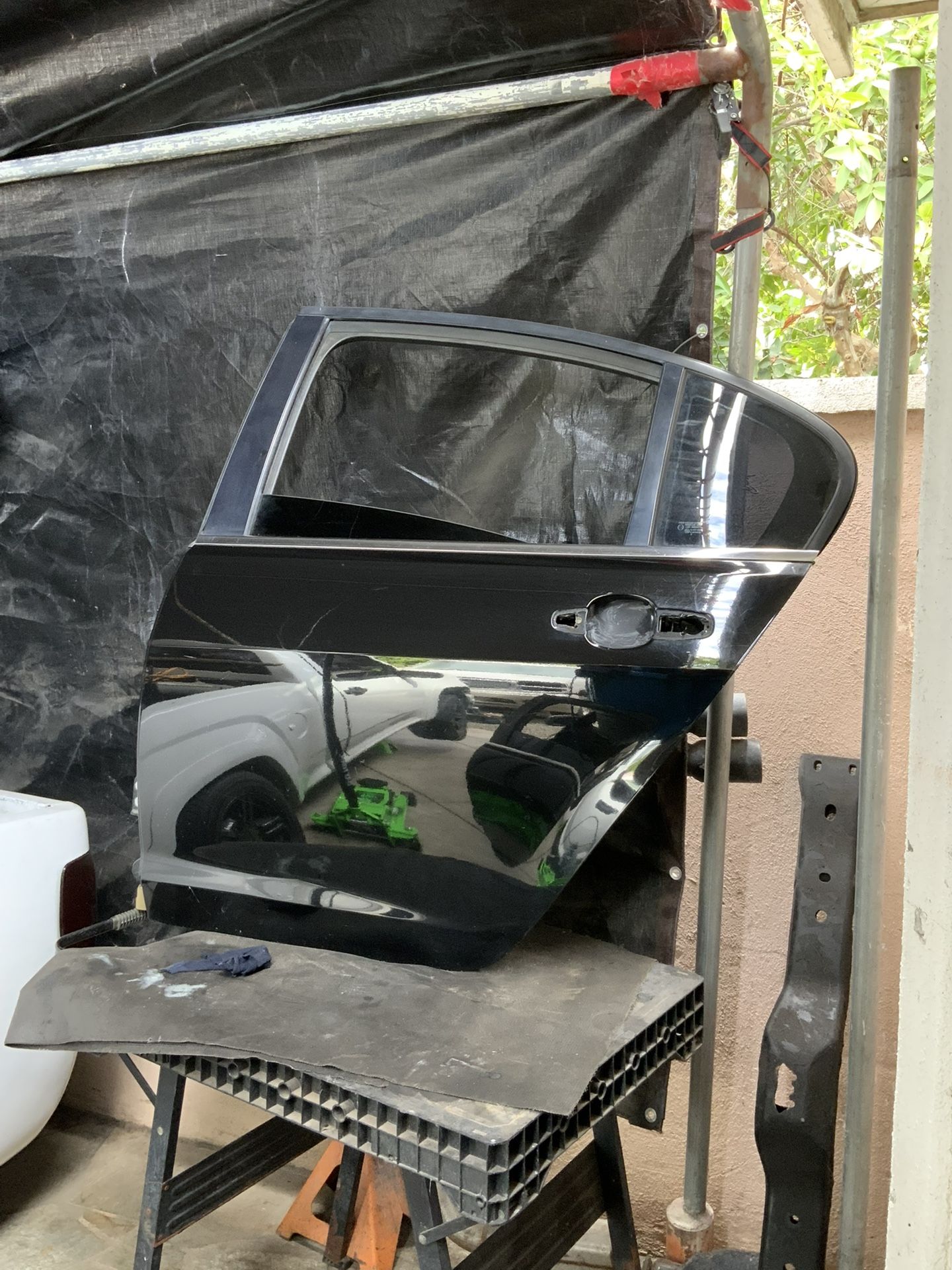 G8 Gt Driver Rear  Door Shell 