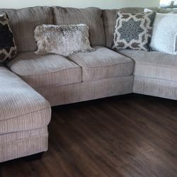 Couch (Sectional With Chaise & Cuddler )