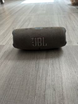 JBL Charge 5 - Portable Waterproof Speaker - Gray