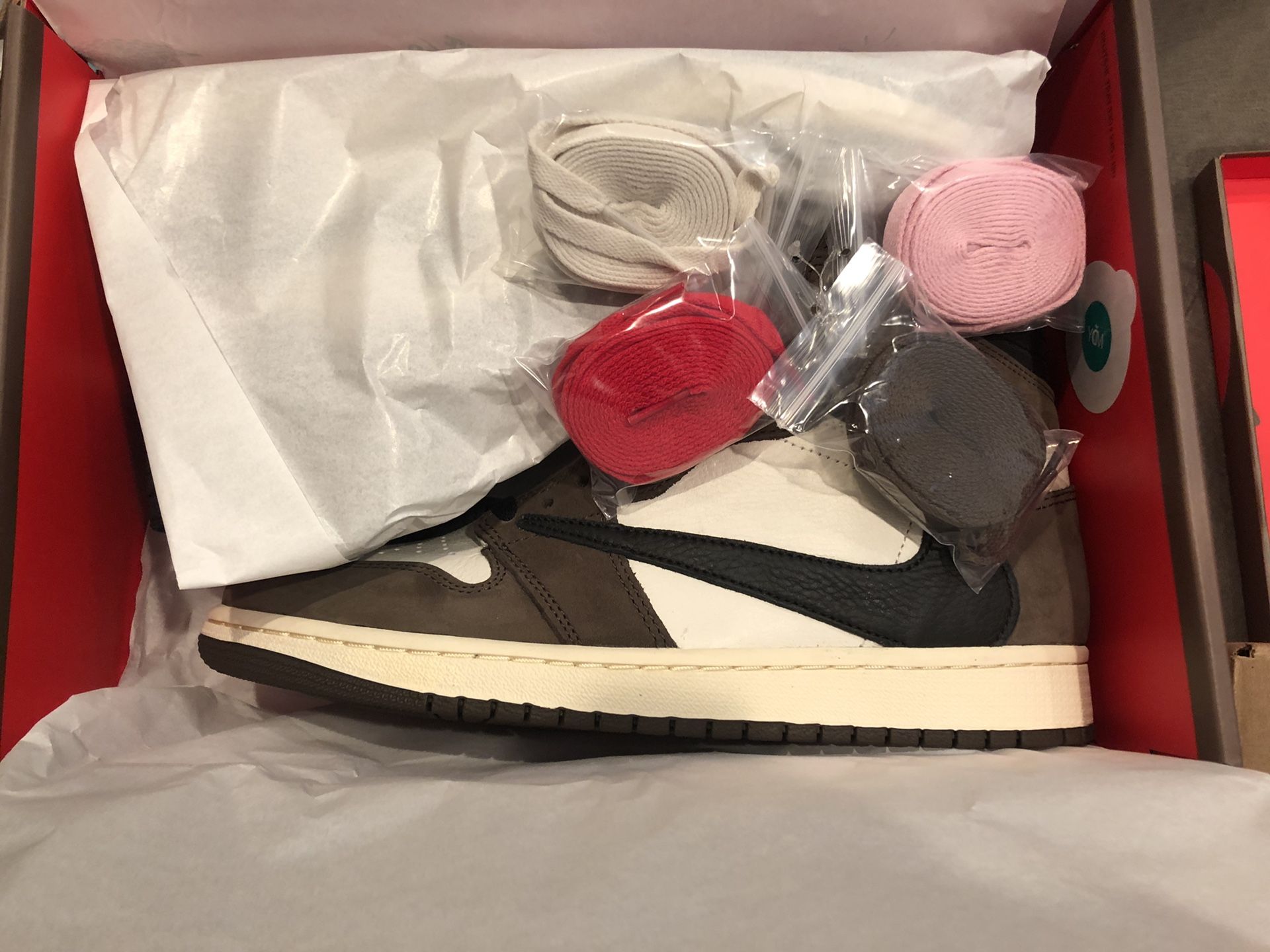 Travis Scott 1’s size 10.5