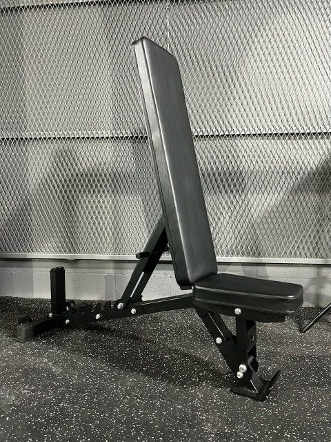 BRAND NEW Adjustable Weight Bench, Incline To Flat, Squat Rack, Bumper Plates, Barbell, Gym Mats Rubber Flooring