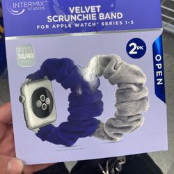 APPLE SCRUNCHIE BANDS 