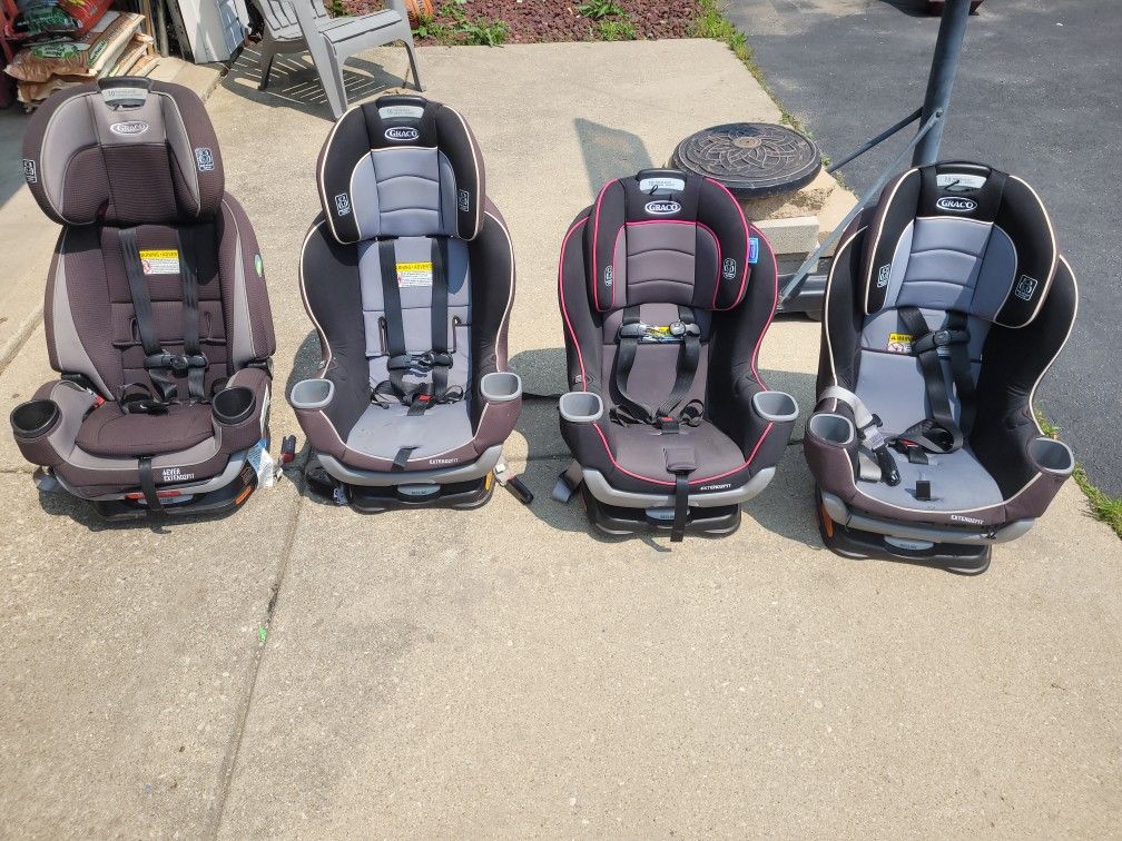 Graco Extend2fit car seats