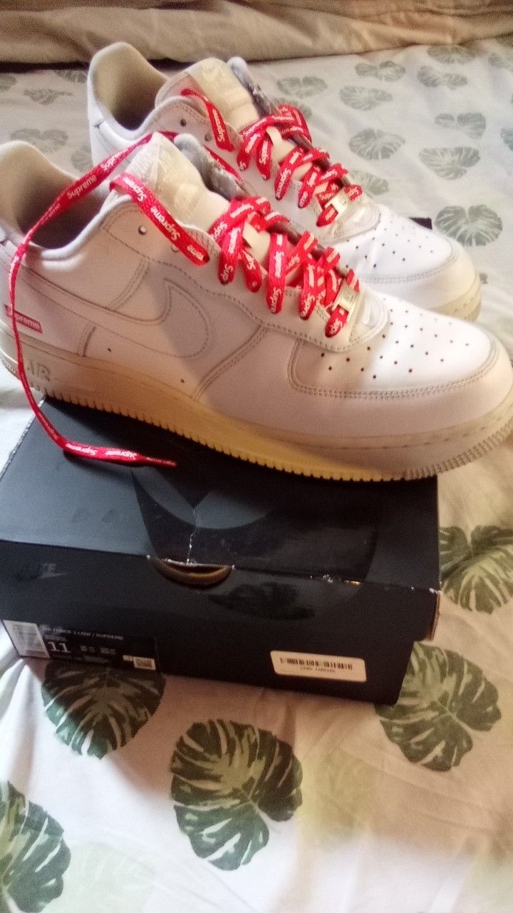Nikes Air Force Ones Supreme
