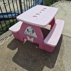Toddler outdoor Minnie mouse picnic bench