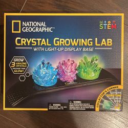 National Geographic - Crystal Growing Lab With Light Up Display Base