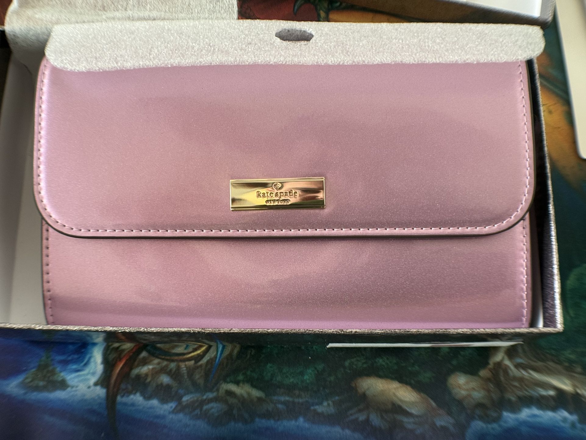 kate spade kenzie boxed medium patent flap phone wristlet