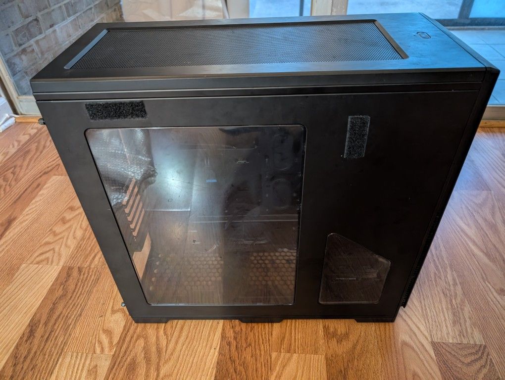 Phantex Enthoo Full Tower PC Case 