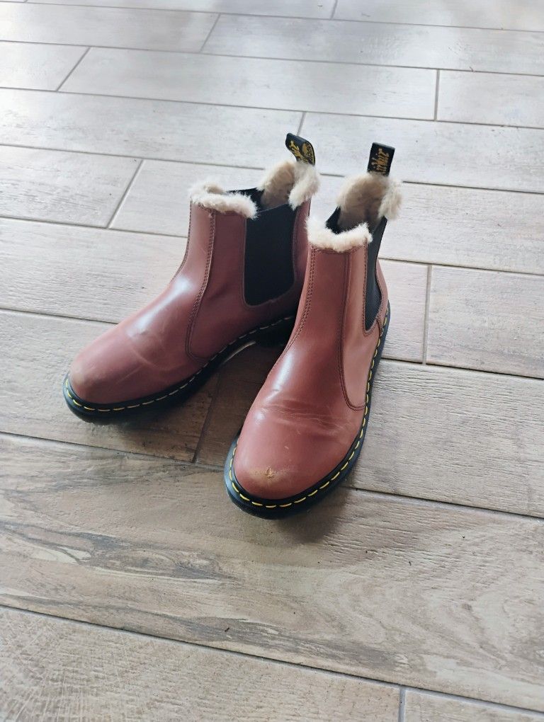 2976 Leonore Women's Faux Fur-Lined Chelsea Boots