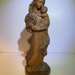 Oberammergau Holzschnitzerei Madonna Holy Mary Baby Jesus Germany