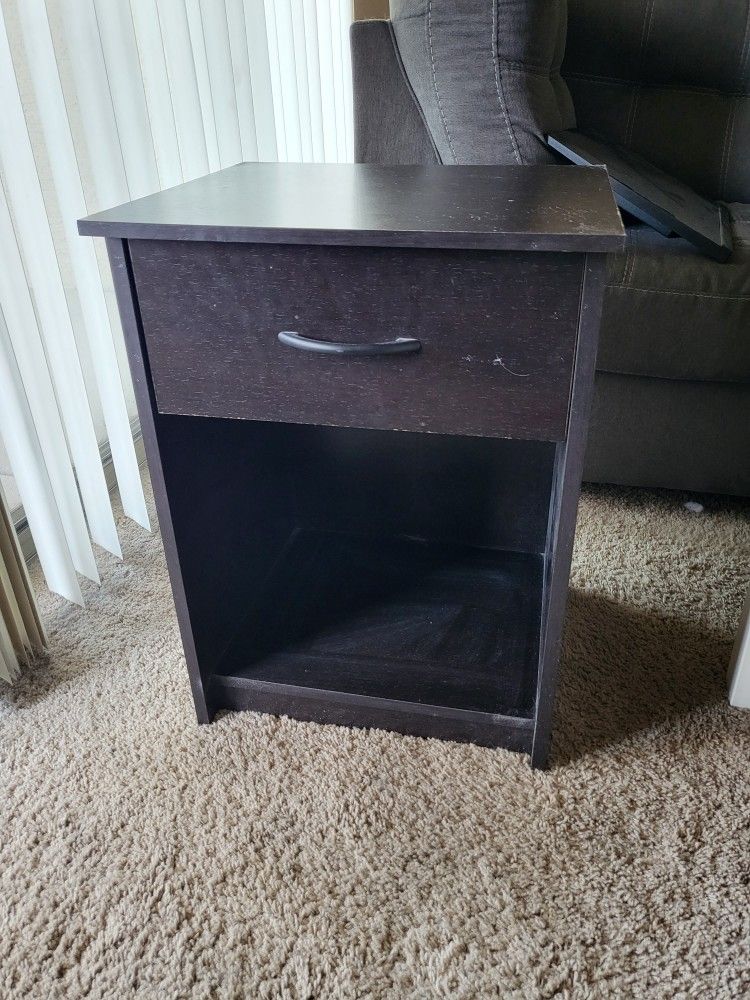 Set of 2 dark brown night stands
