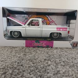 M2 Machines 1973 Chevrolet Cheyenne 10 Die-Cast Truck 