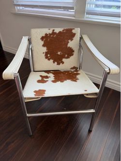 Cassina Le Corbusier LC1 REPLICA Cowhide Leather Accent Chair