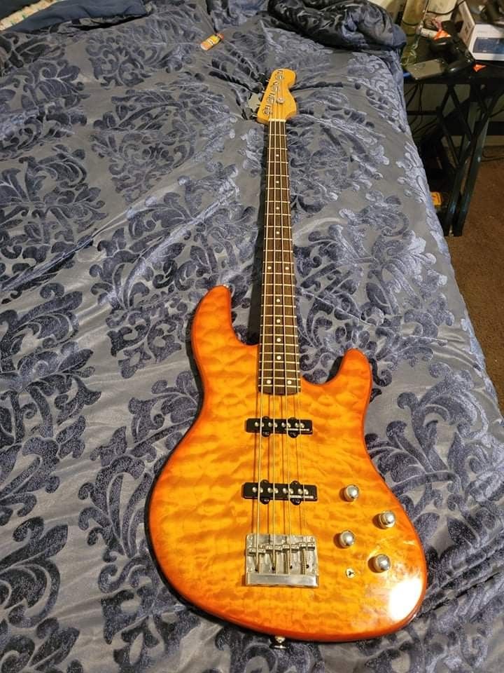 Fender Jazz Bass Quilt Maple Top