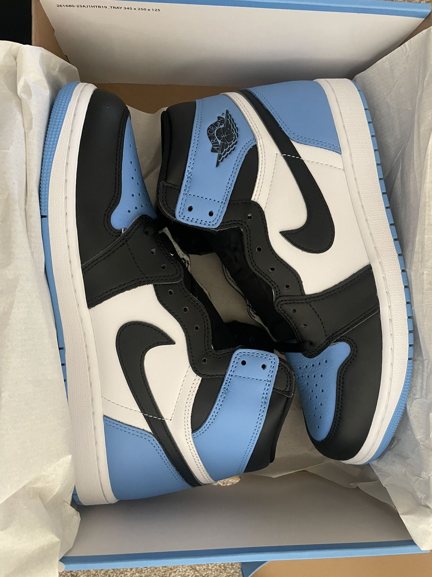 Jordan 1 Unc  & Accessories