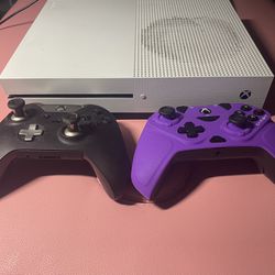 Xbox One s W/2 Controllers Great Condition