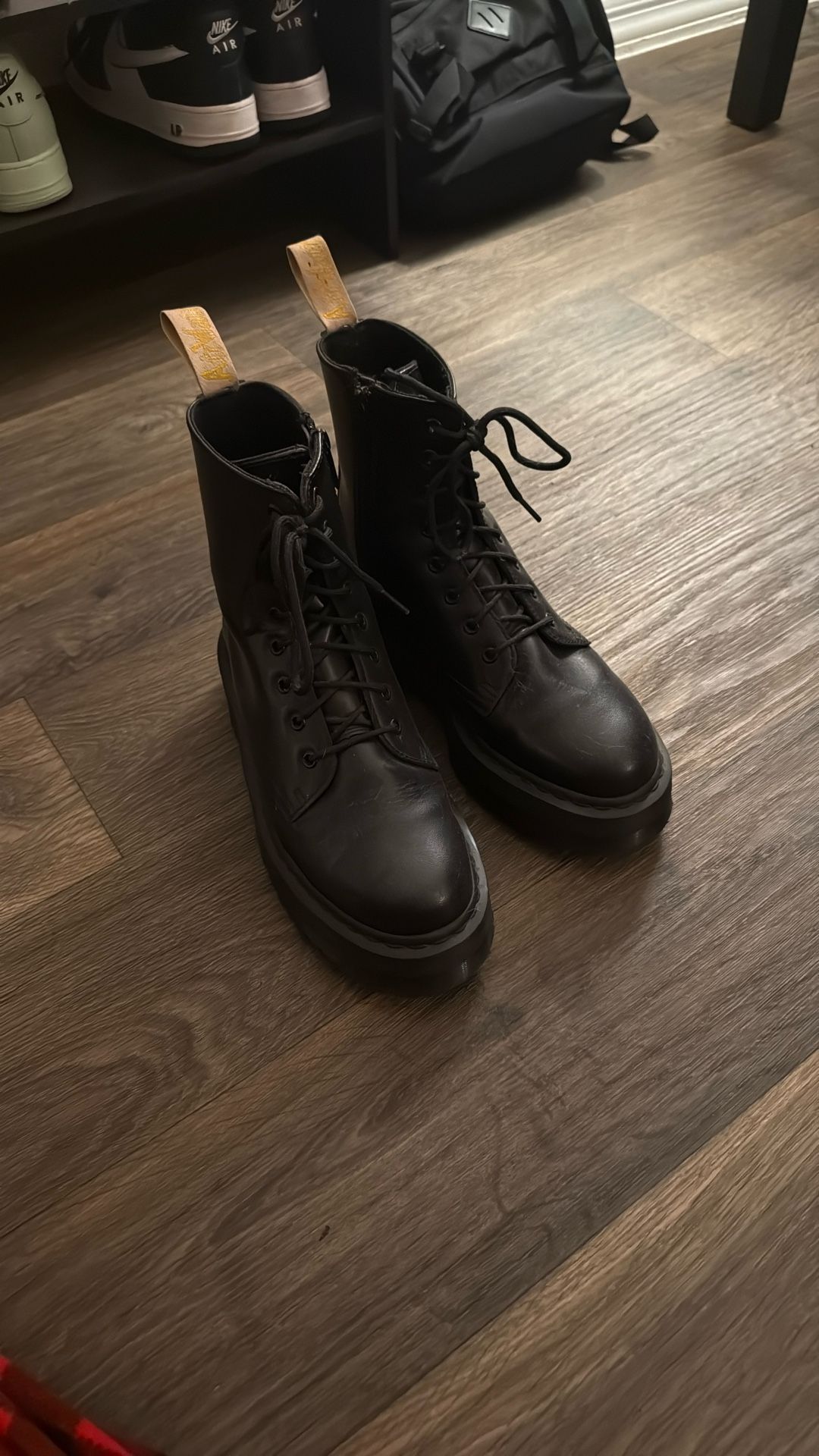US 10 MENS doc marten boots