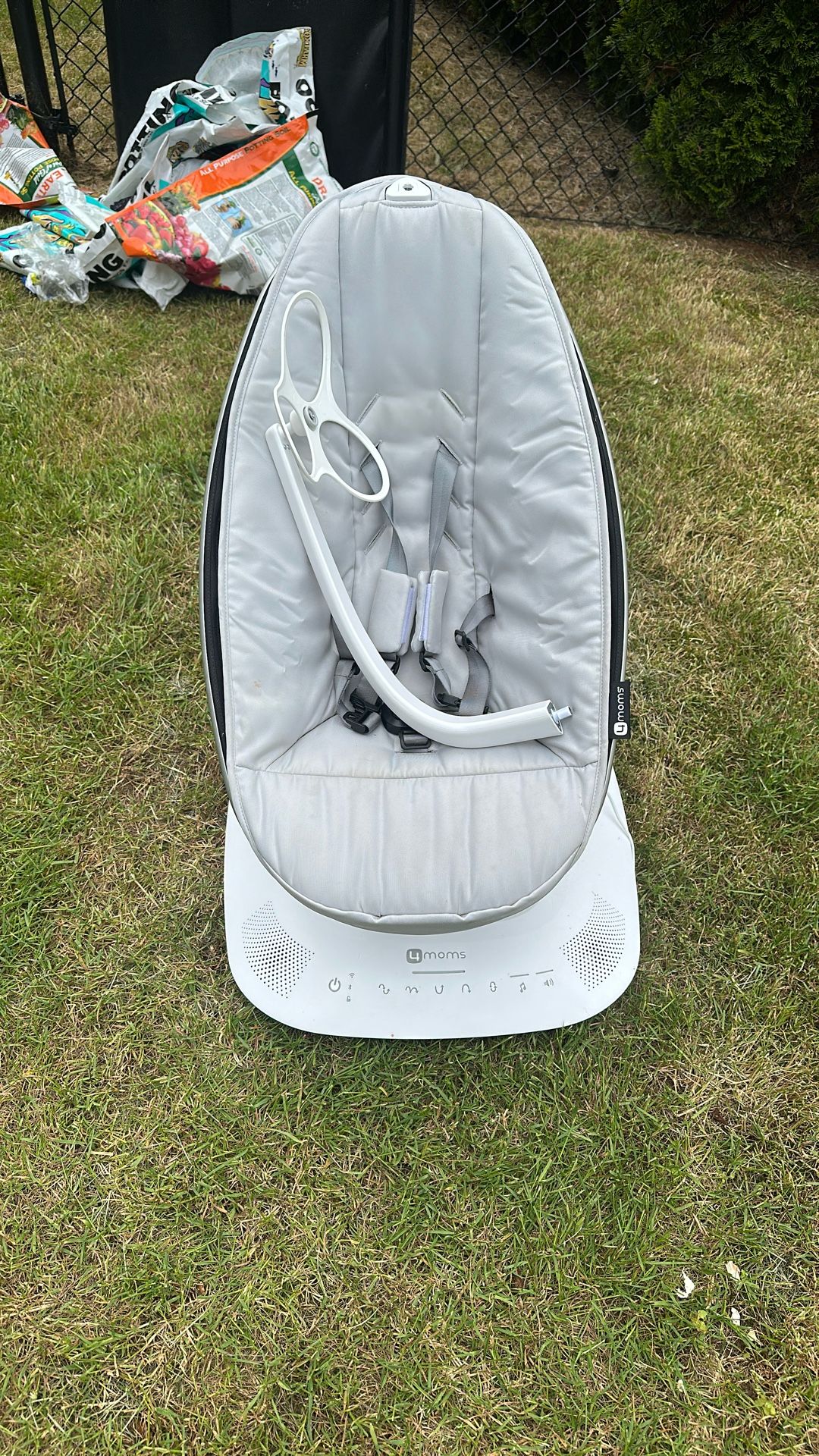 4moms MamaRoo Multi-Motion Baby Swing, Bluetooth Enabled with 5 Unique Motions, Grey