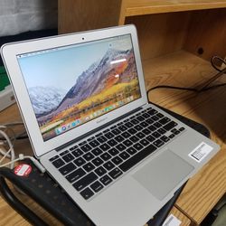 MACBOOK AIR MID 2011 RUNNING ON CORE i5 (SHOP13)

