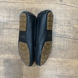 Like New Low Heel Shoes Size 9. Ugg Brand $$45