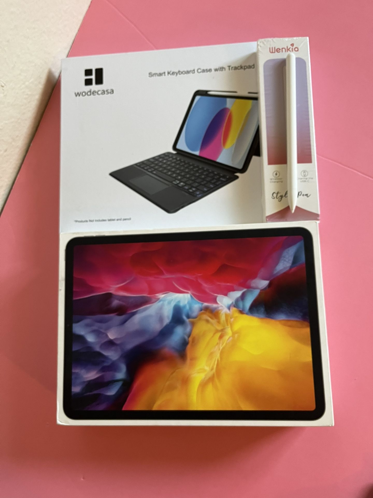 Apple iPad Pro 11” 2nd generation 128GB WiFi + Cellular / unlocked with keyboard and pencil