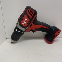 Milwaukee M18 Drill 210445/12