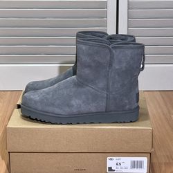 UGG CORY II CHARCOAL SUEDE BOOTIE size 6.5 with box, only worn one time.