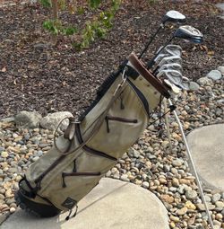 Left-Handed Dunlop “Slammer” golf set (Driver+3w+4i-9i+pw+putter+stand bag)