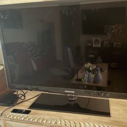 Samsung Tv + Apple Tv Black Body Streaming Device 32 gb.