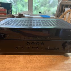 Yamaha RX-V479  A/V Receiver 