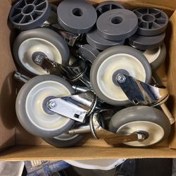 Swivel casters with bumpers