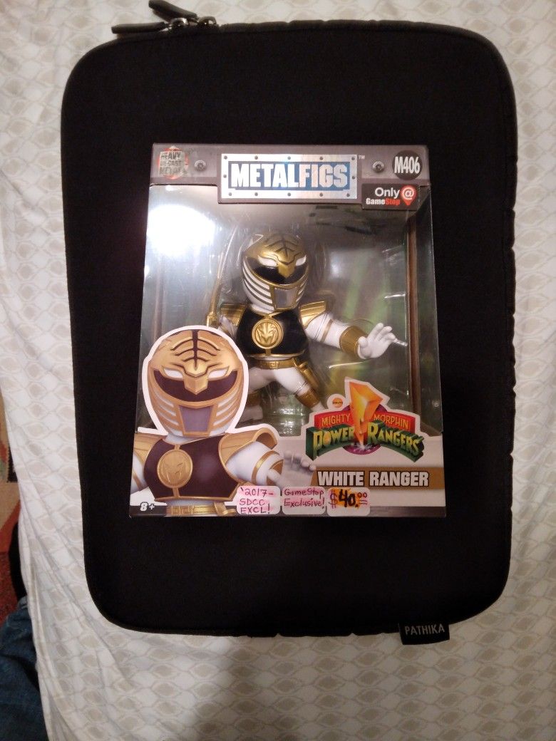 '2017- Power Rangers- METAL FIGS- WHITE RANGER FIGURE- JADA TOYS- MINT CONDITION INSIDE FACTORY SEALED BOX! '2017 SDCC EDITION!! GAMESTOP EXCLUSIVE!