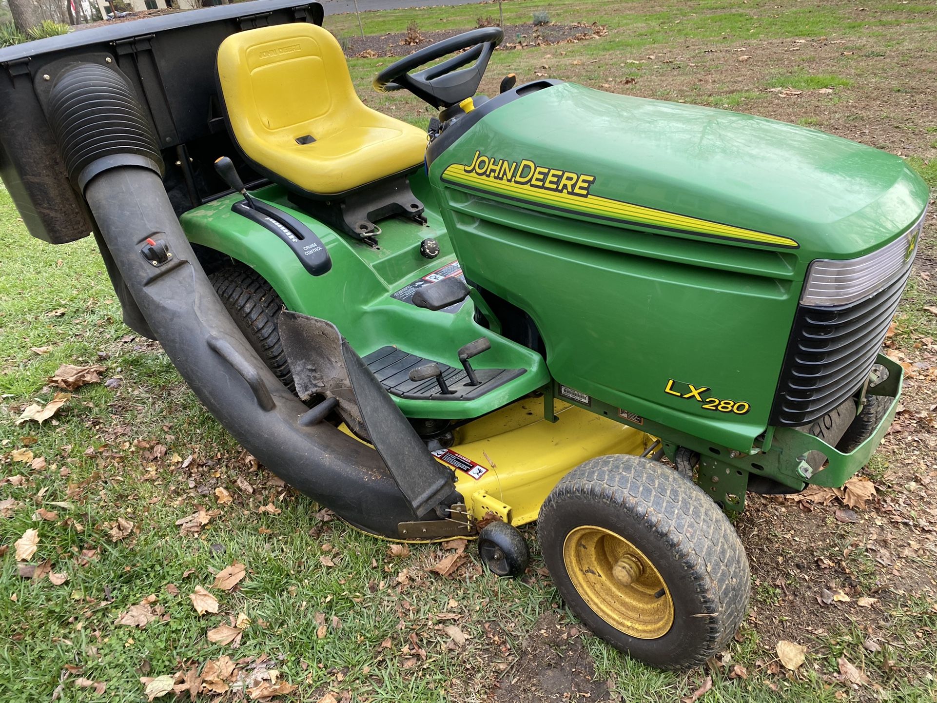 John Deere Garden Lawn Tractor With Bagger