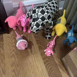 Pink Dogs 