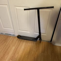 Lucky 2017 Crew Pro - Black Hi-Liter - Scooter ( Best Offer Takes It )
